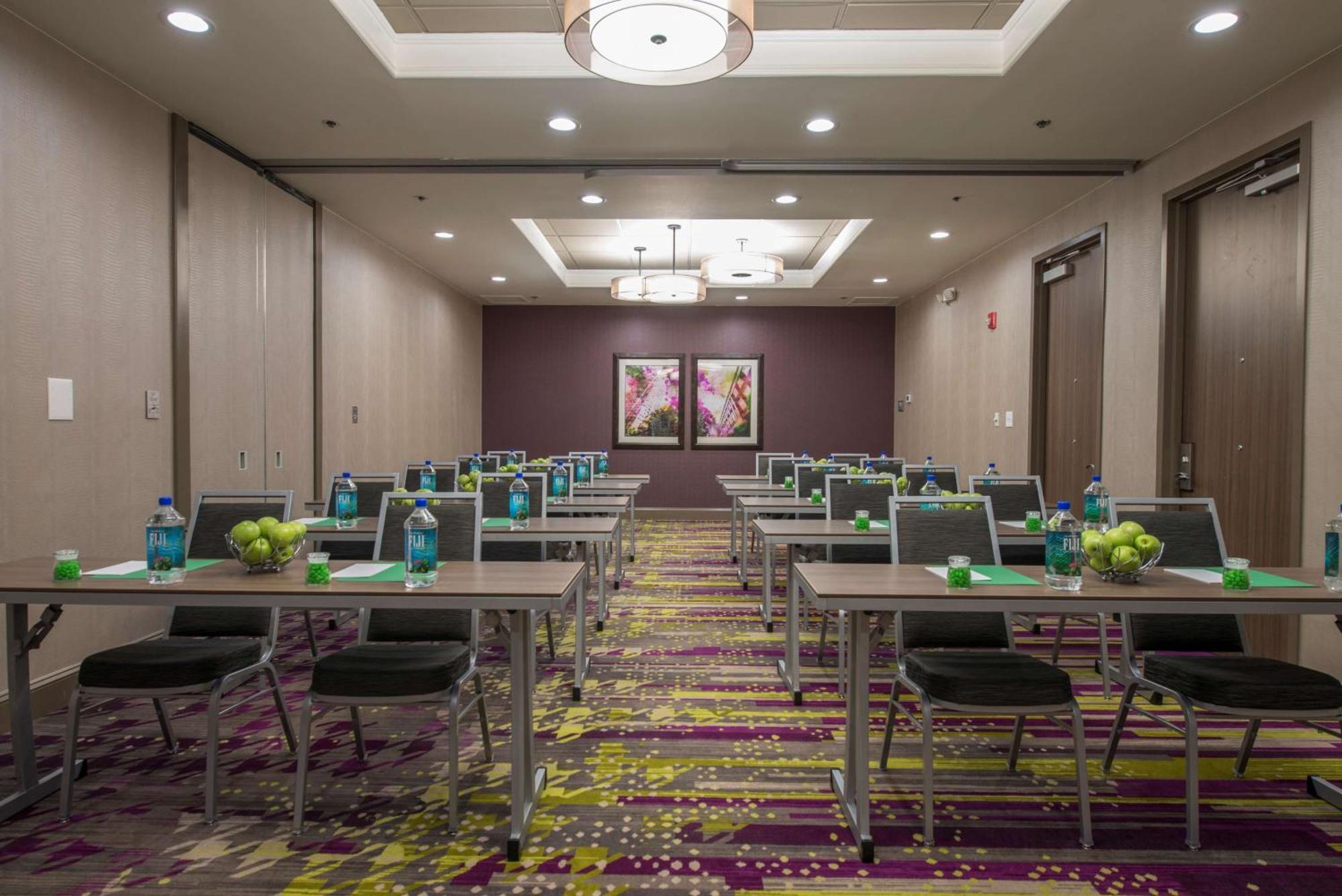 Doubletree By Hilton Winston Salem - University, Nc Exterior photo