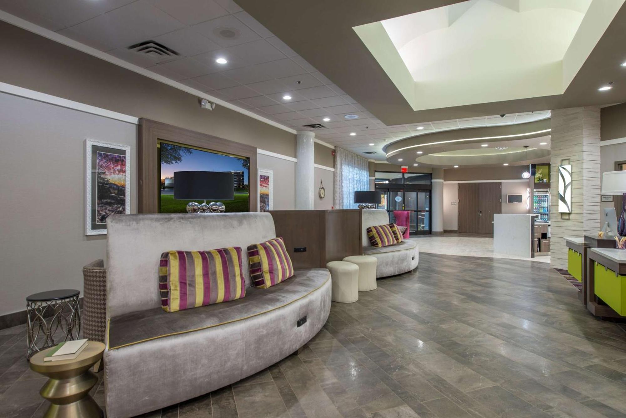 Doubletree By Hilton Winston Salem - University, Nc Exterior photo