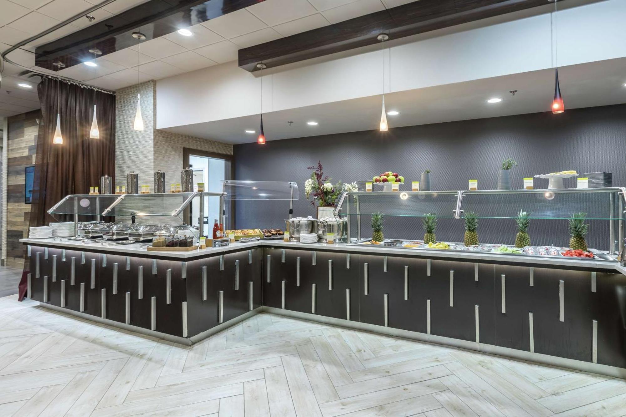 Doubletree By Hilton Winston Salem - University, Nc Exterior photo