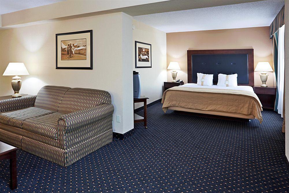Doubletree By Hilton Winston Salem - University, Nc Room photo